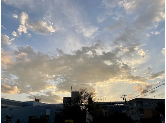 また空の写真かよ