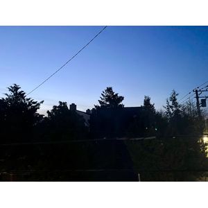 窓から見た北の空